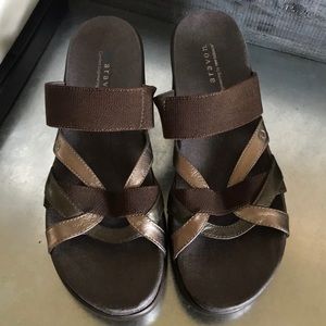 Aravon brown sandals